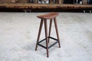 750hoss-walnut-black-iron